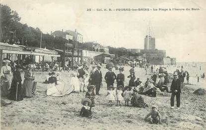 / CPA FRANCE 17 "Fouras les Bains, la plage à l'heure du bain"