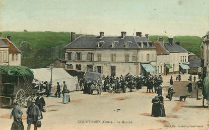 CPA FRANCE 61 "Courtomer, le marché"