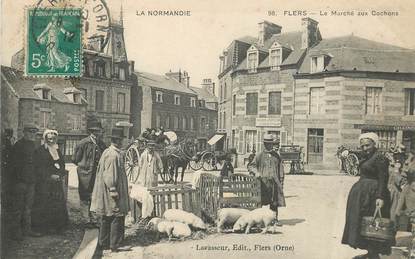  CPA FRANCE 61 "Flers, le marché aux cochons"