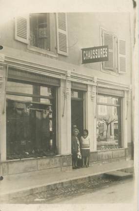  CARTE  PHOTO FRANCE 38 "Izeaux, magasin de chaussures"