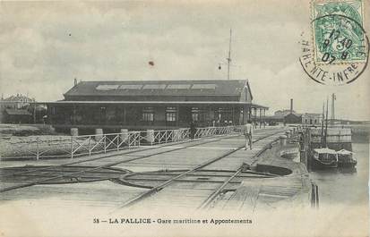 / CPA FRANCE 17 "La Pallice, gare maritime et appontements"