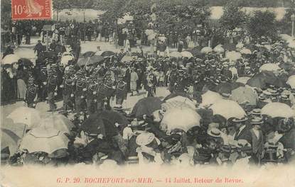 / CPA FRANCE 17 "Rochefort sur Mer, 14 juillet, retour de Revue"