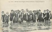 17 Charente Maritime / CPA FRANCE 17 "Royan, groupe de baigneuses"