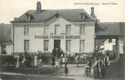 80 Somme  CPA FRANCE 80 "Fienvillers, Place de l'Eglise, Tabac, Epicerie , Café"