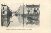 17 Charente Maritime / CPA FRANCE 17 "Saintes, rue Frédéric Mestreau" /  INONDATION