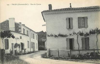 / CPA FRANCE 17 "Valin, rue du centre"