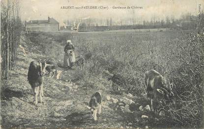 / CPA FRANCE 18 "Argent sur Sauldre, gardeuse de chèvres" / CHEVRE