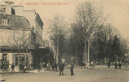 CPA FRANCE 03 "Moulins, avenue de la République"