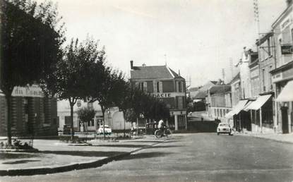  CPSM FRANCE 28 "Auneau, la place du marché"