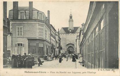 / CPA FRANCE 18 "Mehun sur Yèvre, place du marché aux légumes près l'horloge"