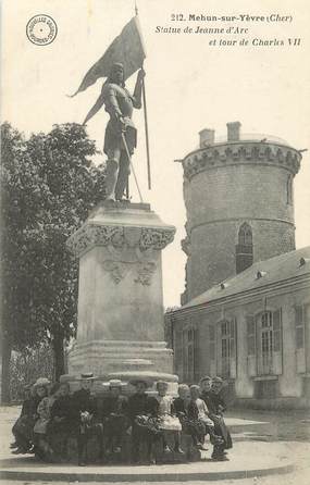 / CPA FRANCE 18 "Mehun sur Yèvre, statue de Jeanne d'Arc et tour de Charles VII"