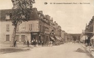 18 Cher / CPA FRANCE 18 "Saint Amand Montrond, rue Nationale "