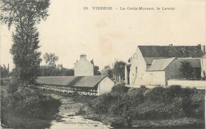 / CPA FRANCE 18 "Vierzon, la croix Moreau, le lavoir"