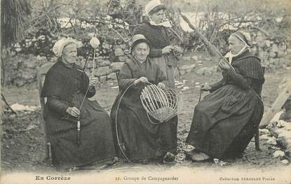 / CPA FRANCE 19 "Groupe de campagnardes" / FOLKLORE