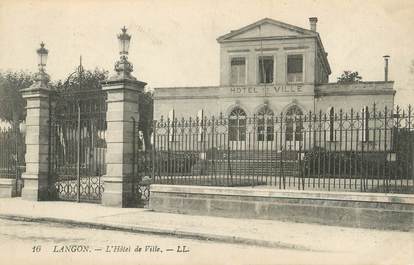 / CPA FRANCE 33 "Langon, l'hôtel de ville"