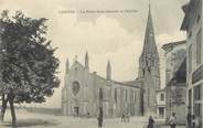 33 Gironde / CPA FRANCE 33 "Langon, la place Sadi Carnot et l'église"