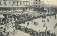 44 Loire Atlantique / CPA FRANCE 44 "Nantes, rétablissement des processions en 1921, arrivée de la procession sur la place Saint Pierre"