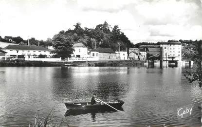 / CPSM FRANCE 53 "Château Gontier, hôtel restaurant de Mirwault et la Mayenne"