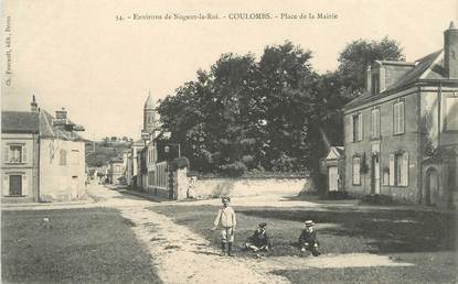 CPA FRANCE 28 "Env. de Nogent le Roi, Coulombs, place de la mairie"