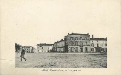 / CPA FRANCE 79 "Lezay, place du champ de Foire"