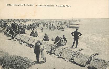 CPA FRANCE 13 "saintes maries de la mer, station balnéaire, vue de la plage"