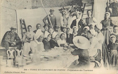 / CPA FRANCE 79 "Types et costumes du Poitou, préparation des Tourteaux"