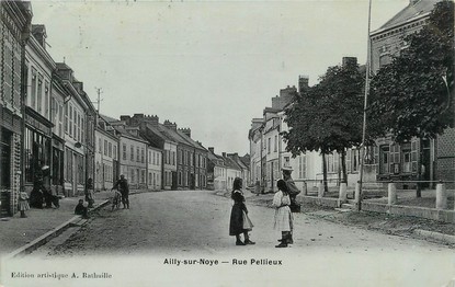 / CPA FRANCE 80 "Ailly sur Noye, rue Pellieux "