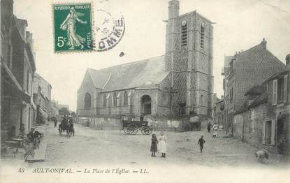 / CPA FRANCE 80 "Ault Onival sur Mer, la place de l'église"