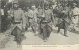/ CPA FRANCE 80 "Officiers allemands faits prisonniers à Amiens"