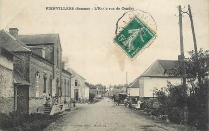 / CPA FRANCE 80 "Fienvillers, l'école rue de Candas"