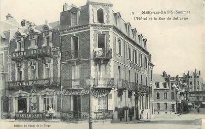 / CPA FRANCE 80 "Mers Les Bains, l'hôtel et la rue de Bellevue"