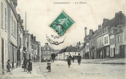 / CPA FRANCE 80 "Picquigny, la place"