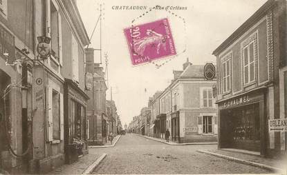 CPA FRANCE 28 "Châteaudun, la rue d'Orléans"