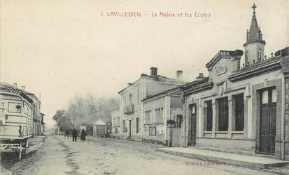 CPA FRANCE 82 "Lavilledieu, la mairie et les écoles"