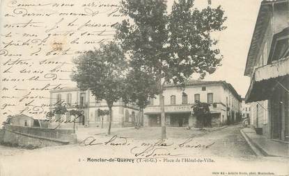 / CPA FRANCE 82 "Montclar de Quercy, place de l'hôtel de ville"