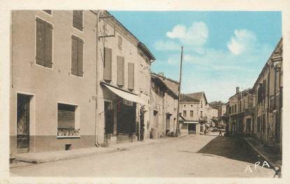 / CPA FRANCE 82 "Monclar de Quercy, av de Montauban"