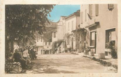 / CPA FRANCE 82 "Monclar de Quercy, promenade"