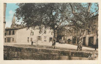 / CPA FRANCE 82 "Monclar de Quercy, place de la mairie et du clocher"