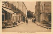 83 Var / CPA FRANCE 83 "Aups, rue de  la république"