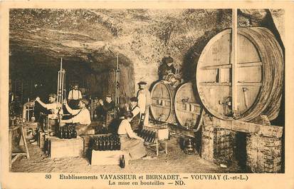 CPA FRANCE 37 "Etablissements Vavasseur et Bernadet, Vouvray, la mise en bouteilles"