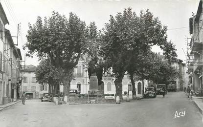 / CPSM FRANCE 83 "Le Beausset, le monument place Jean Jaurès"