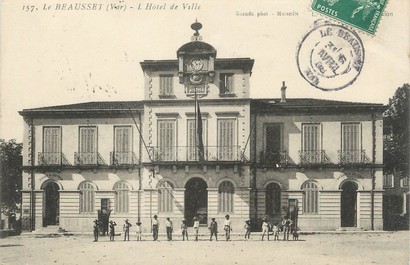 / CPA FRANCE 83 " Le Beausset, l'hôtel de ville"