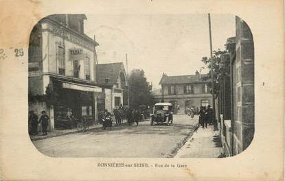 / CPA FRANCE 78 "Bonnières sur Seine, rue de la gare"