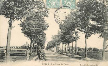 CPA FRANCE 28 "Janville, la route du Puiset"