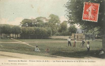 / CPA FRANCE 78 "Flins sur Seine, place du château"