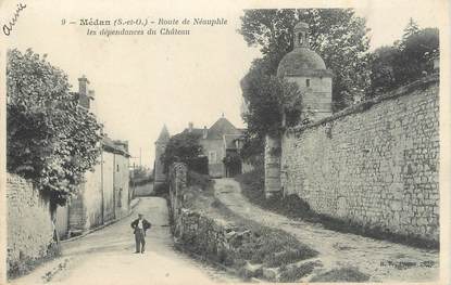/ CPA FRANCE 78 "Médan, route de Néauphle, les dépendances du château"
