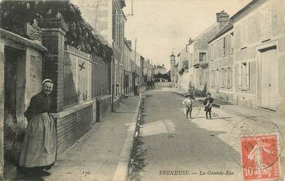 / CPA FRANCE 78 "Freneuse, la grande rue"