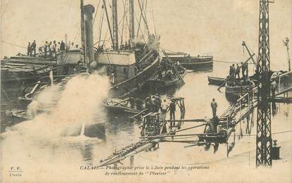 CPA SOUS MARIN le PLUVIOSE, 1910, MARINE MILITAIRE, Catastrophe à Calais (France 62) "Opérations de renflouement"