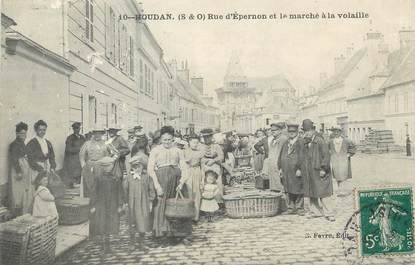 / CPA FRANCE 78 "Houdan, rue d'Epernon, et le marché à la volaille"