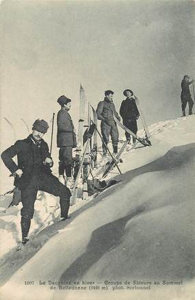 CPA SKI "Groupe de skieurs au sommet de Belledonne"